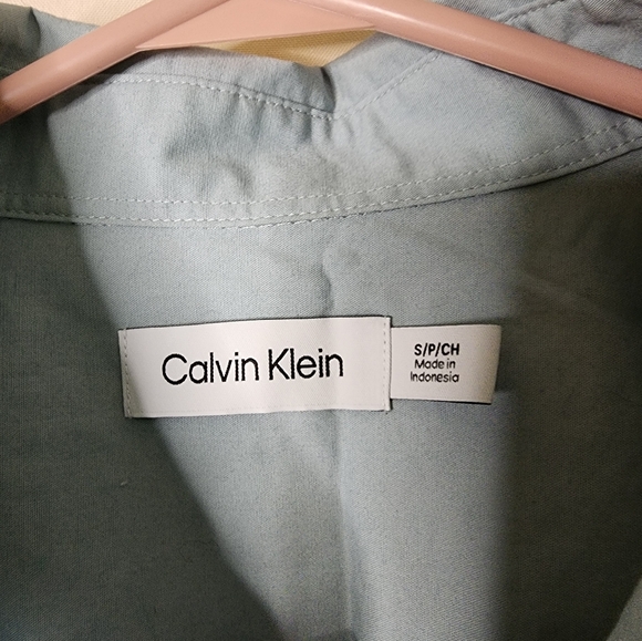 Calvin Klein light blue button down shirt, size small - Picture 3 of 6